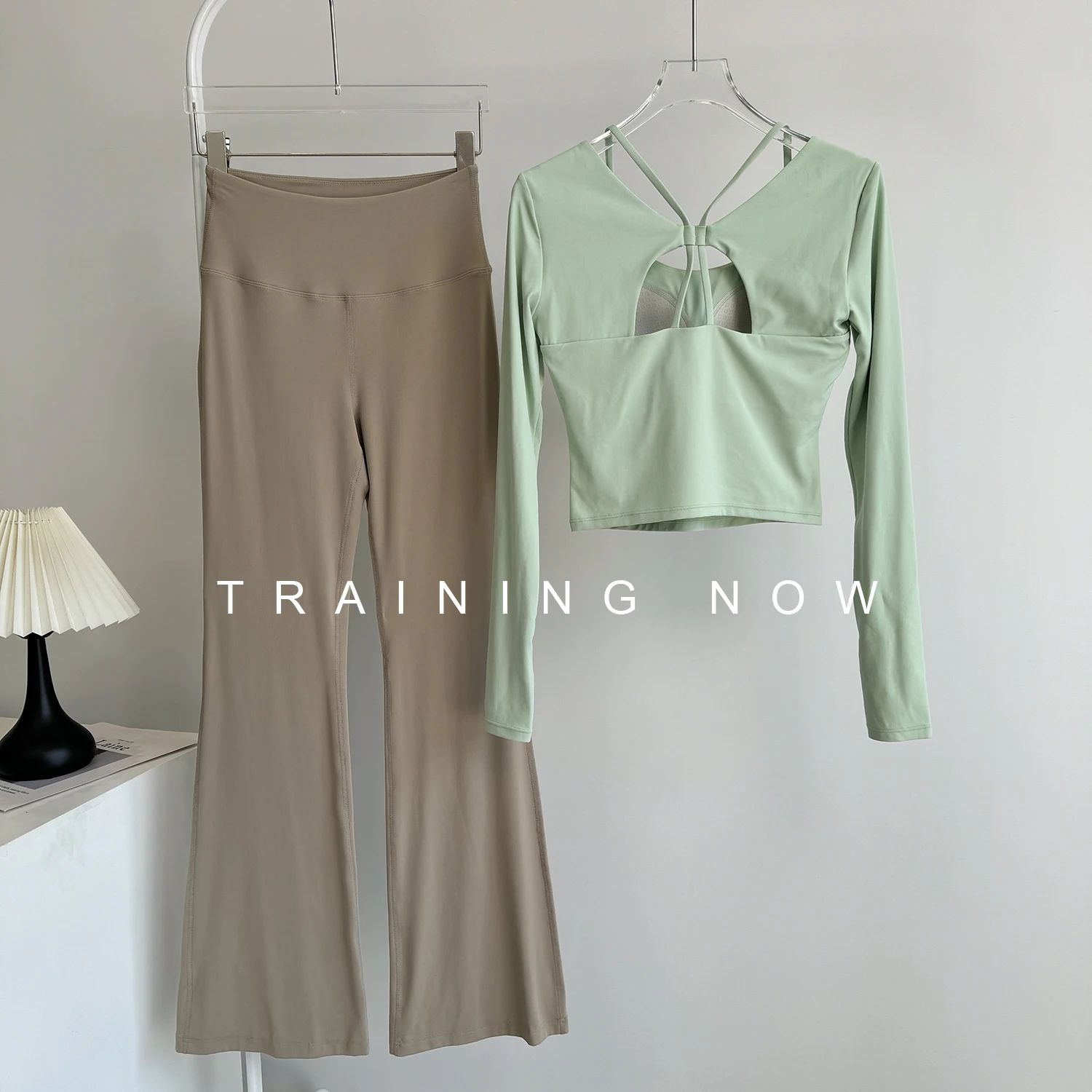 

Sports suit for women in autumn and winter high-end Pilates training morning running high-waisted butt-lifting yoga fitness