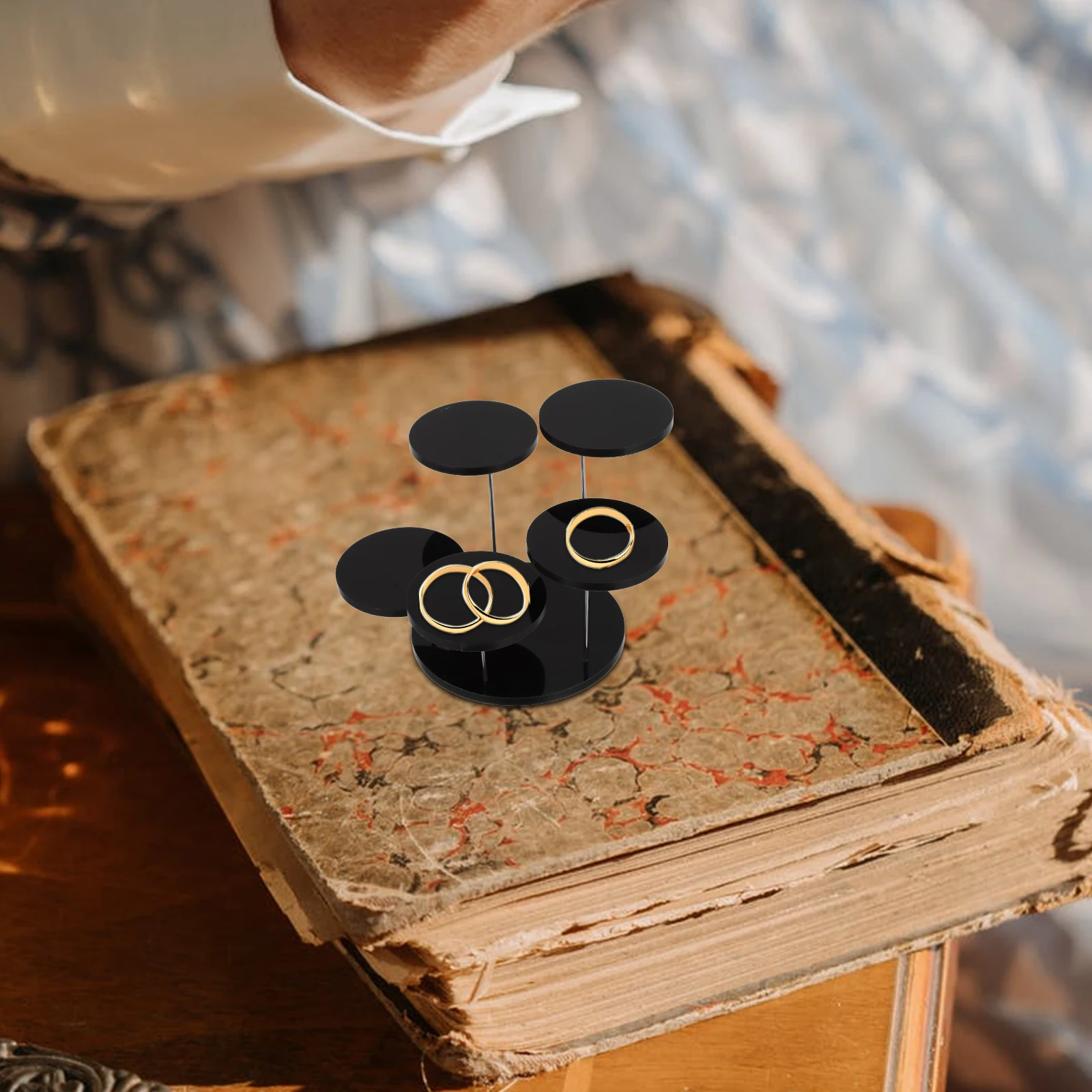 

Clear Jewelry Display Stand Acrylic Riser Organizer Desktop Ring Holder Multilayer Pedestal Stand For Small Spaces Display