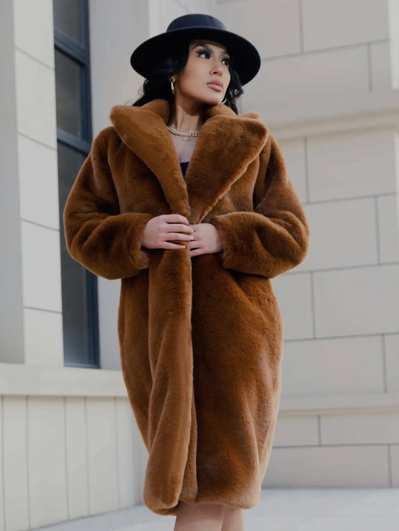 Coffee Faux Fur Long Coat Women Fluffy Lapel Long Sleeve Warm Thick Loose Jacket 2025 Fashion Winter Lady High Street Outwear