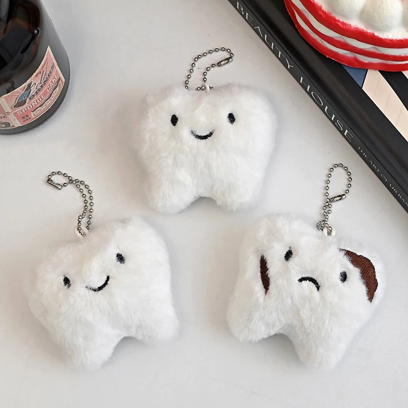 Juguete de peluche de dientes lindos, colgante de dientes de Sabiduría de dibujos animados, llavero de muñeca de peluche suave, llavero de coche, mochila, decoración de bolsa