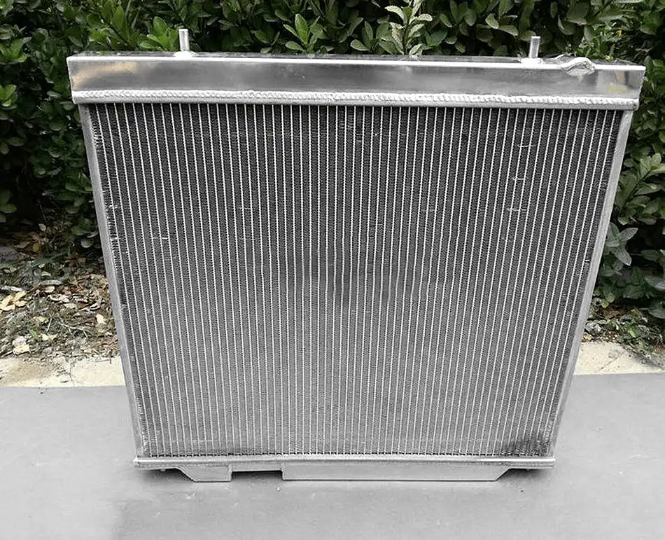 Aluminum Radiator for Mitsubishi Delica Space Gear 2.5L 2.8L 1994-2005 1995 1996 1997 1998 1999 2000 2001 2002 2003 2004