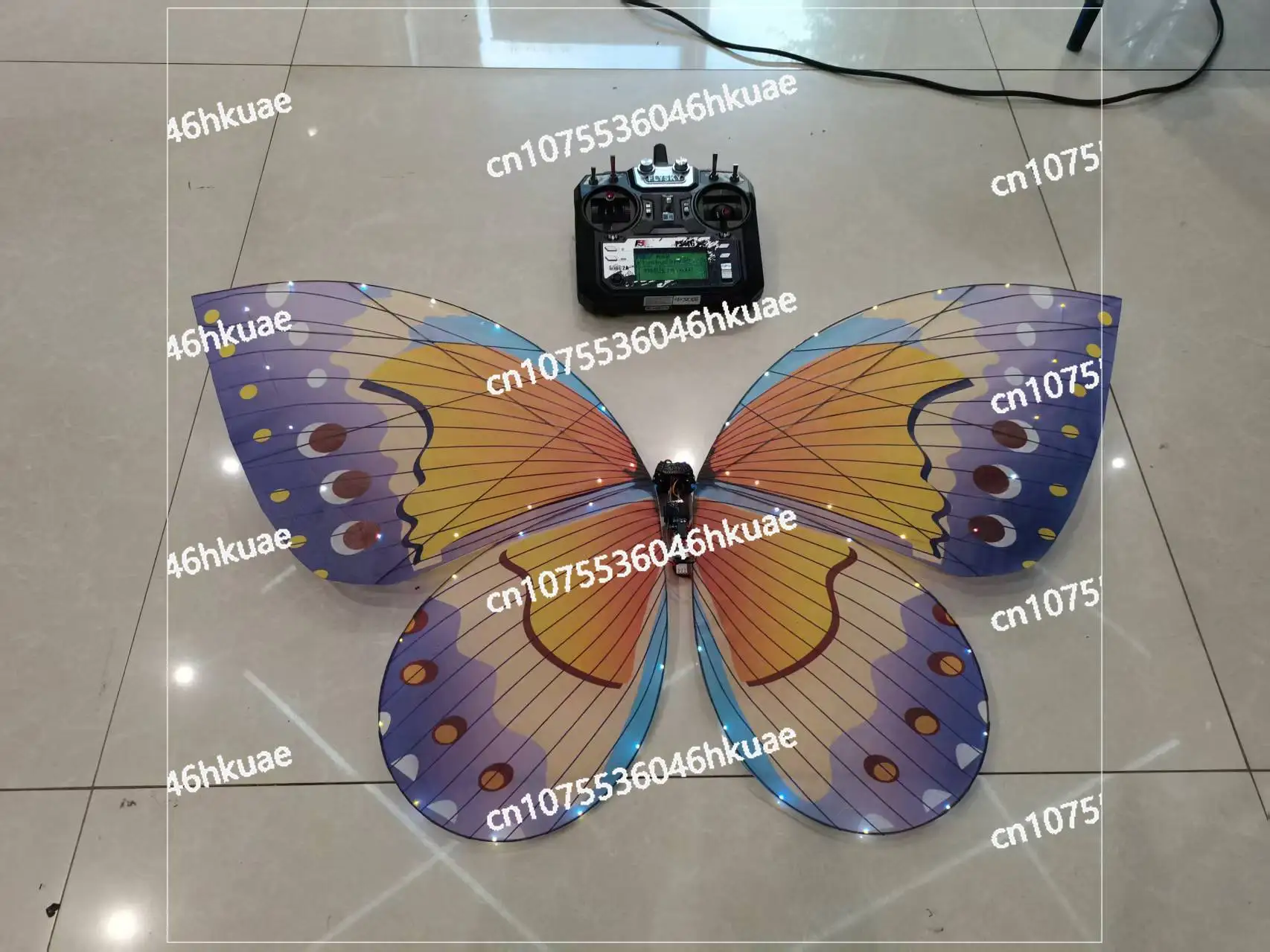 فراشة الطيارة الزجاجية التحكم عن بعد فراشة بيونيك ترفرف