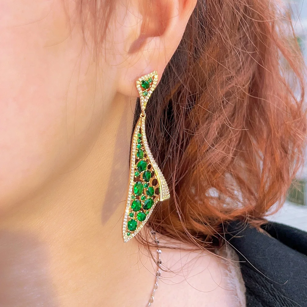 Pera Vintage Gothnic Punk Jewelry Green Cubic Zirconia Gold Color Long Dangle Drop Symmetrical Earrings for Women Party E349