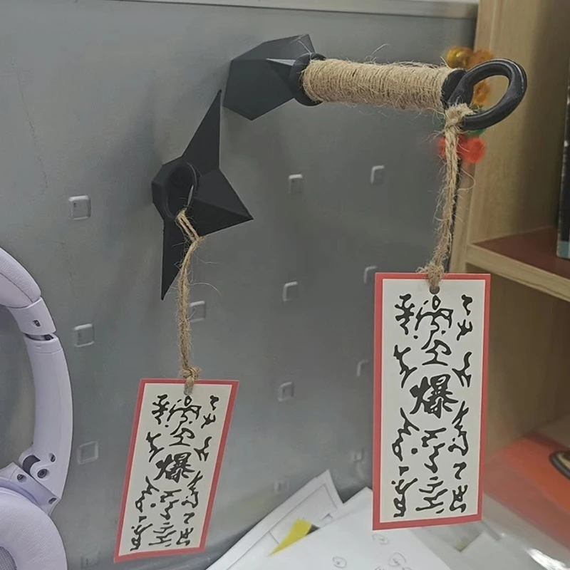 حار أنيمي النينجا كوناي مغناطيس الثلاجة اللعب الكرتون تأثيري الدعائم البلاستيكية Shuriken نموذج الديكور مغناطيس الثلاجة لعب الأولاد هدية