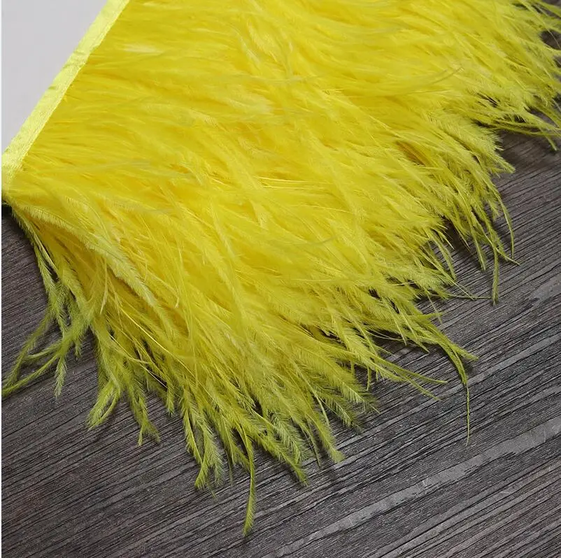 Struisvogelveren Trim 13-18 CM Pluimen op Lint Zelfkant Voor DIY Bruiloft Naaien in Jurk Decoratie Ambachten accessoires Groothandel