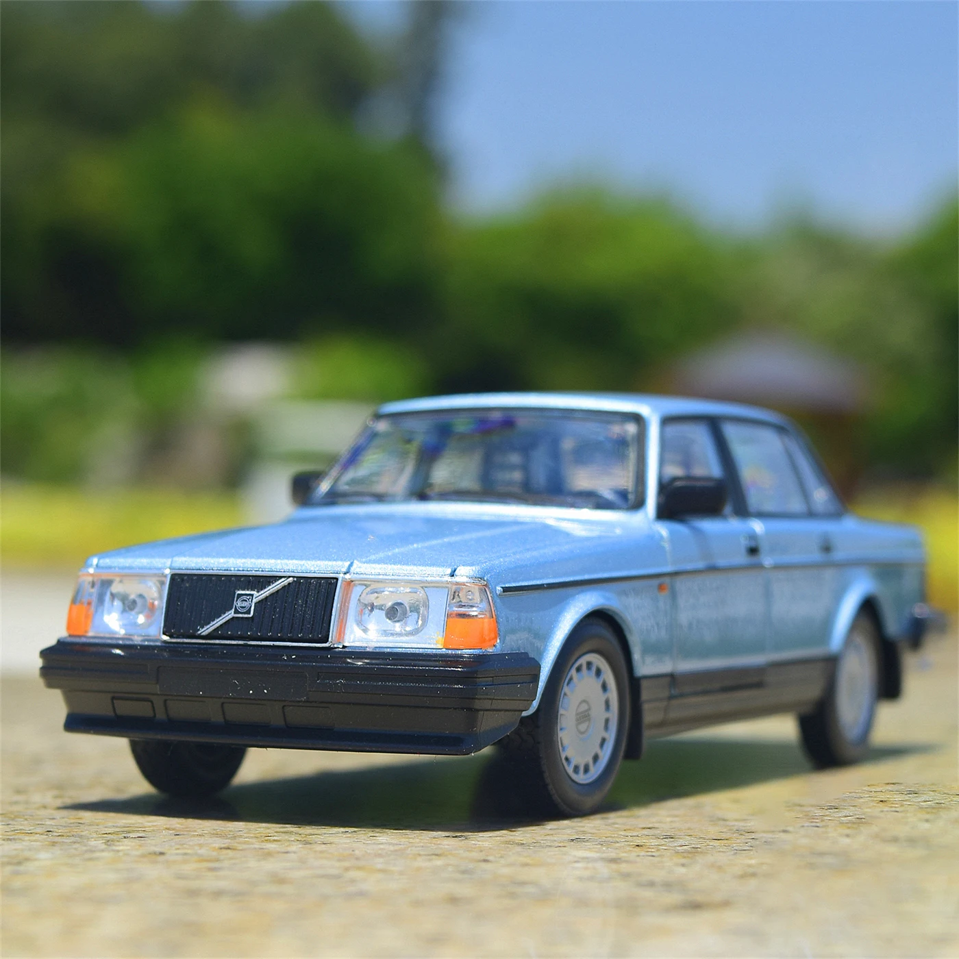 

WELLY 1:24 VOLVO 240GL легкосплавный автомобиль, литье под давлением и игрушечный транспорт, модель автомобиля, миниатюрная масштабная модель автомобиля, игрушечный автомобиль для детей