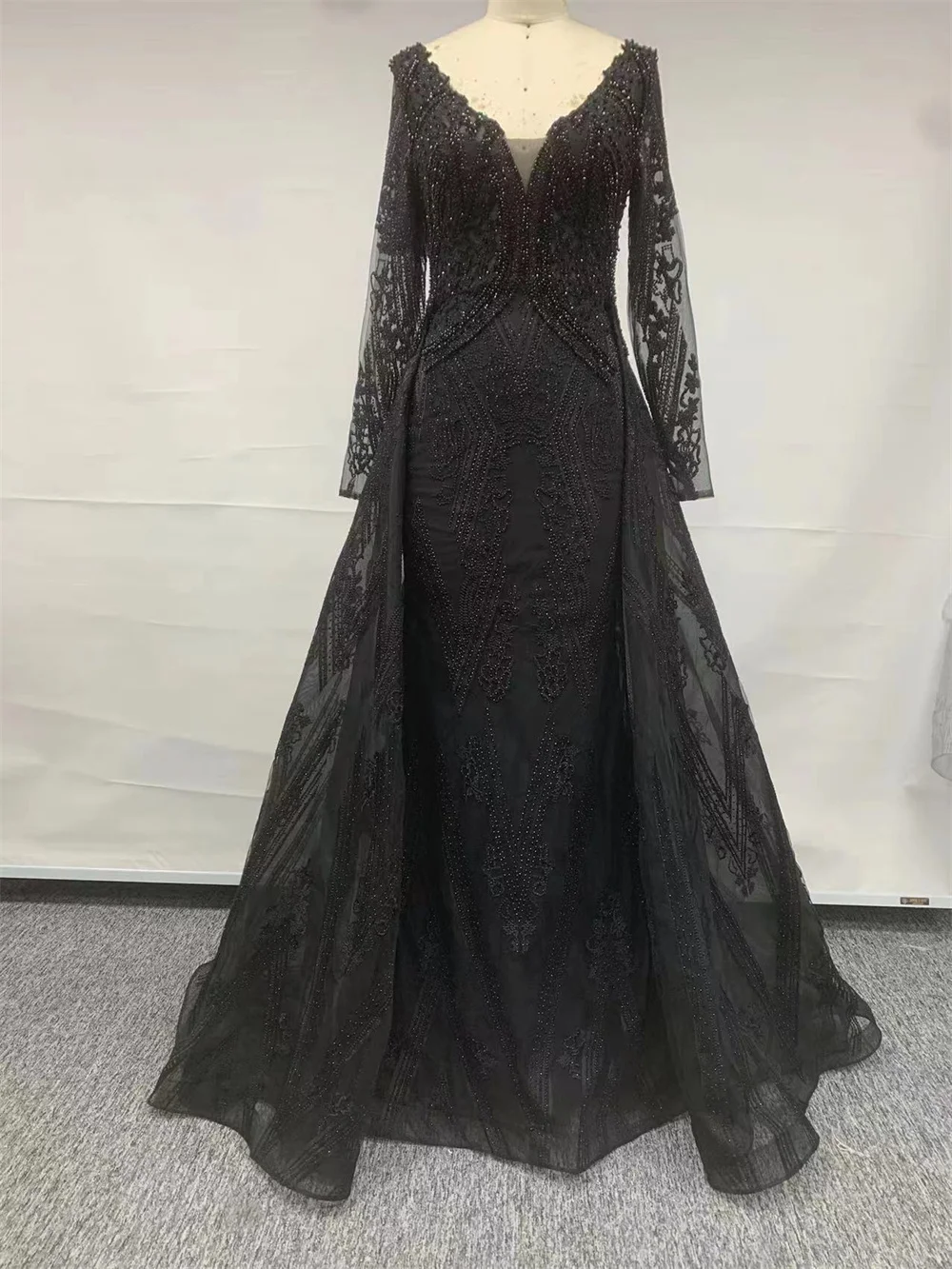 2024 New Womens Dress Sexy V-neck Long Sleeves Tailed Evening Elegant Dresses Luxury Mermaid Evening Dresses Gowns HO1826