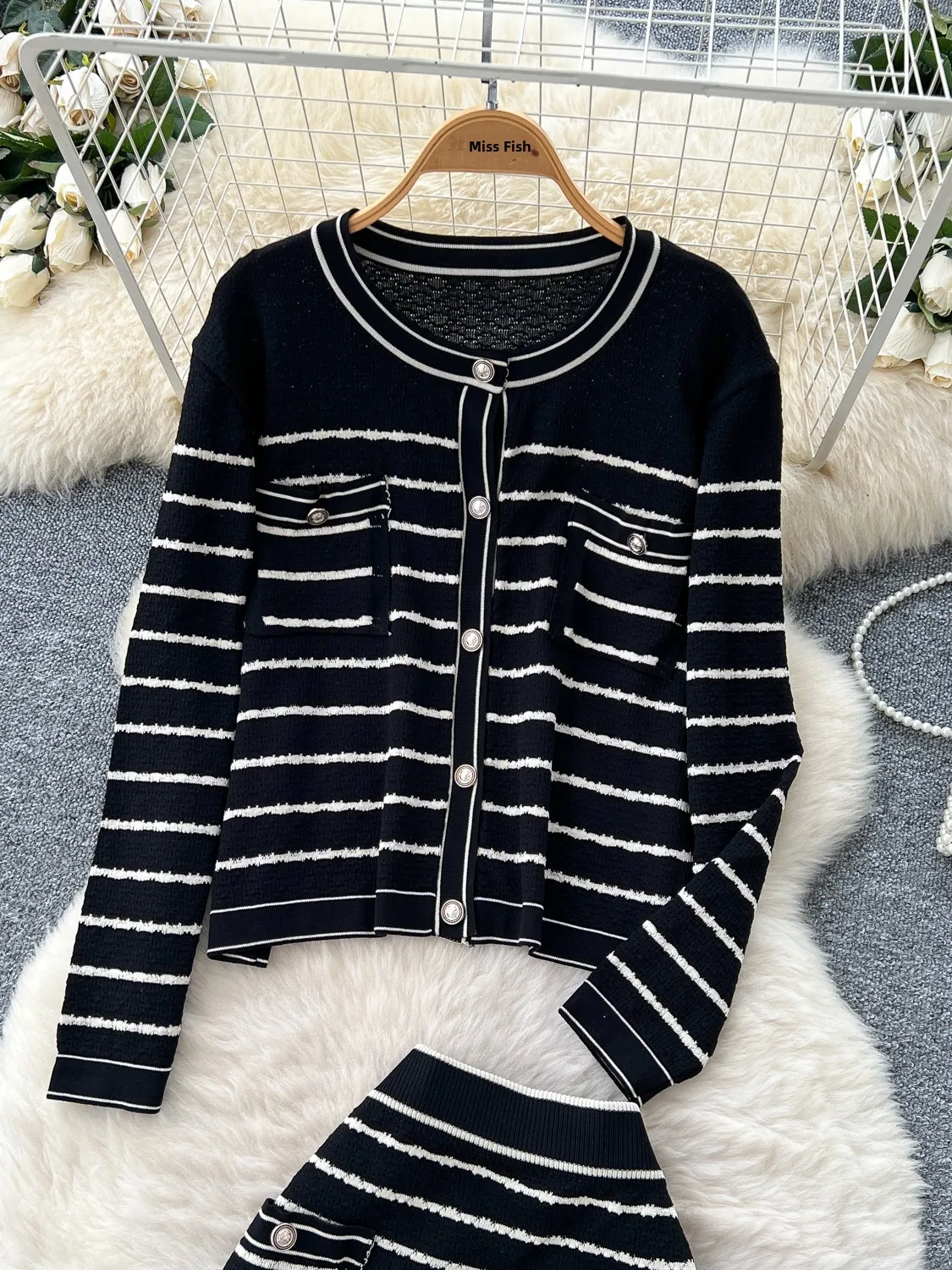 

Модный вязаный длинный све с высокой талией, круглый женский комплект из топа и юбки Ne, осенний сезон, цвет в полоску, Blo Commute Sle