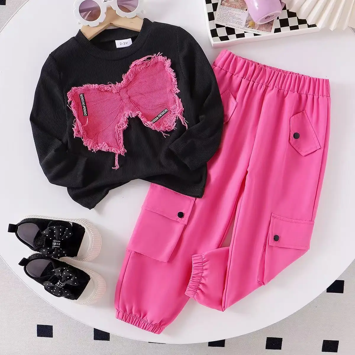 

Children's Suit in Europe United States Autumn and Winter Trend of Girls Butterfly Appliqué Top + Work Trousers Two-piece Set