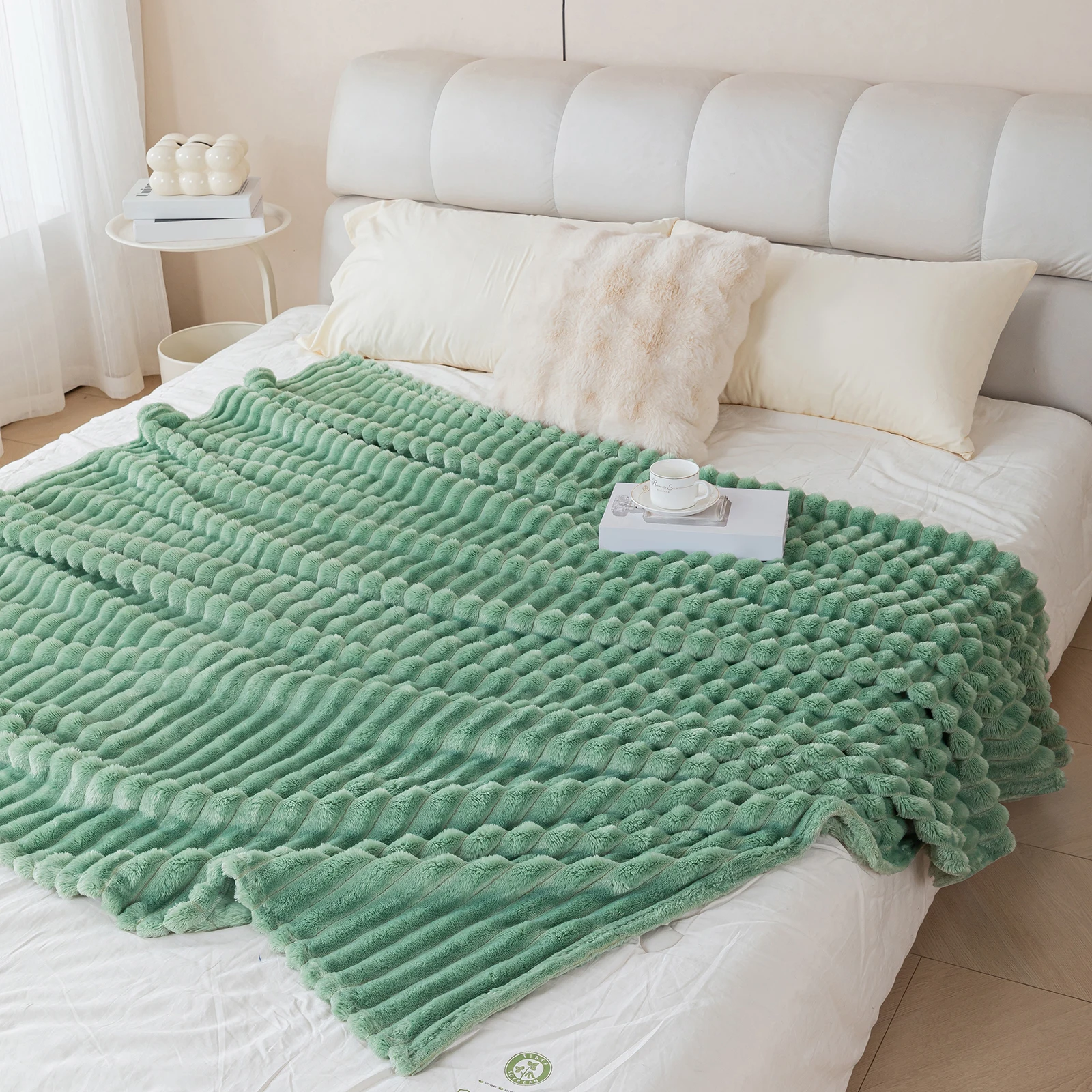 1 Stück gestreifte, einfarbige Flanelldecke, weiche und bequeme Überwurfdecke, geeignet für Sofas, Betten und Reisen, vielseitig einsetzbar – Detail 15