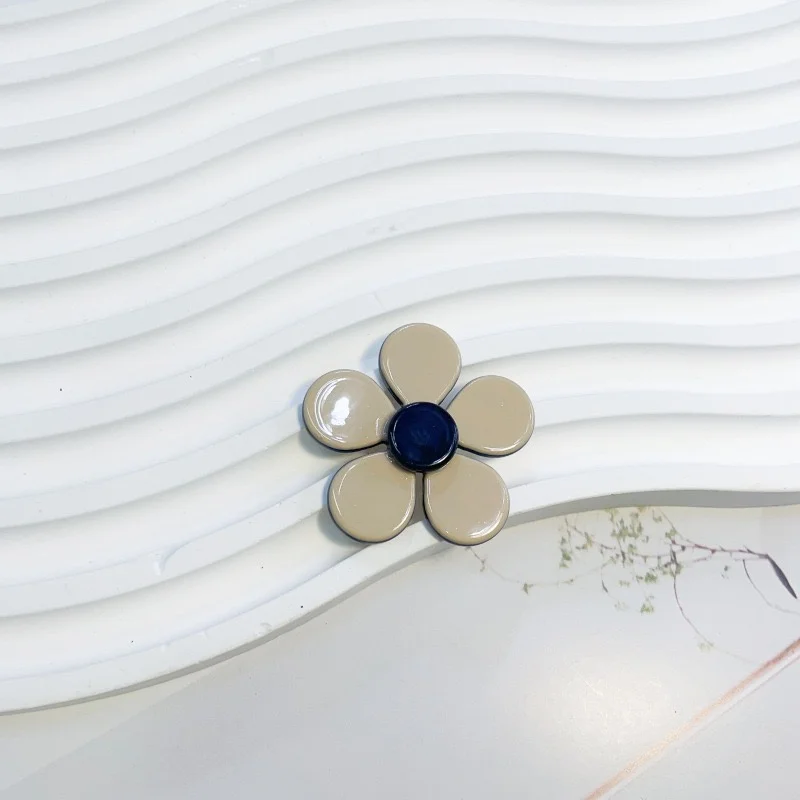 Nouveau style 56 pcs/lot 25mm 35mm couleur impression dessin animé fleurs forme perles acryliques bijoux à bricoler soi-même vêtement accessoire de cheveux