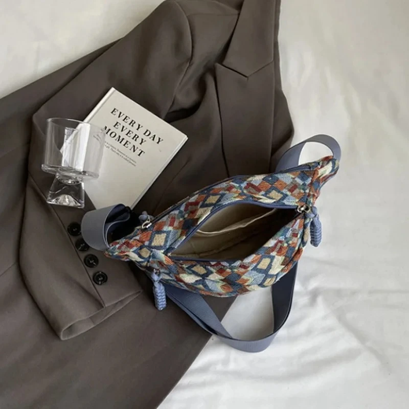 กระเป๋าคาดเอวผ้าคอร์ดดูรอยสไตล์โบฮีเมียนสำหรับผู้หญิง แฟชั่นกระเป๋าคาดเอวทรงกล้วย กระเป๋าสะพายข้าง กระเป๋าคาดอก