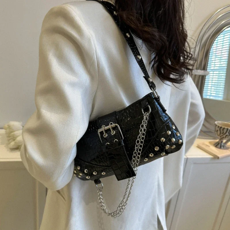 Women Fashion Shoulder Bag Gothic Ladies Bag Cool Style Trendy Rock Girls Handbag Y2K Rivet Chain for Travel Vacation Daily