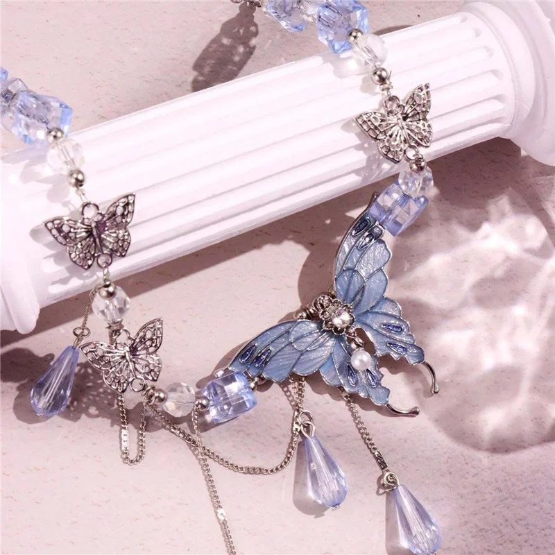 Collar de mariposa con diamantes de imitación de temperamento para mujer y niña, elegante collar largo con borlas de cristal verde, joyería estética para fiesta