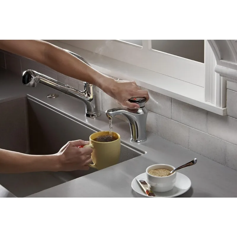 خزان صنبور نظام موزع الماء الساخن الفوري من كونتور، كروم، يتميز نظام الماء الساخن الفوري به صنبور جانبي من الكروم