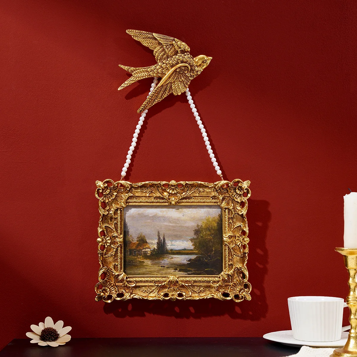 1/3PCS, European Gold Three-Dimensional Pattern Decorative Photo Frame with Pearl Chain and Flying Swallow Wall Hanging Set