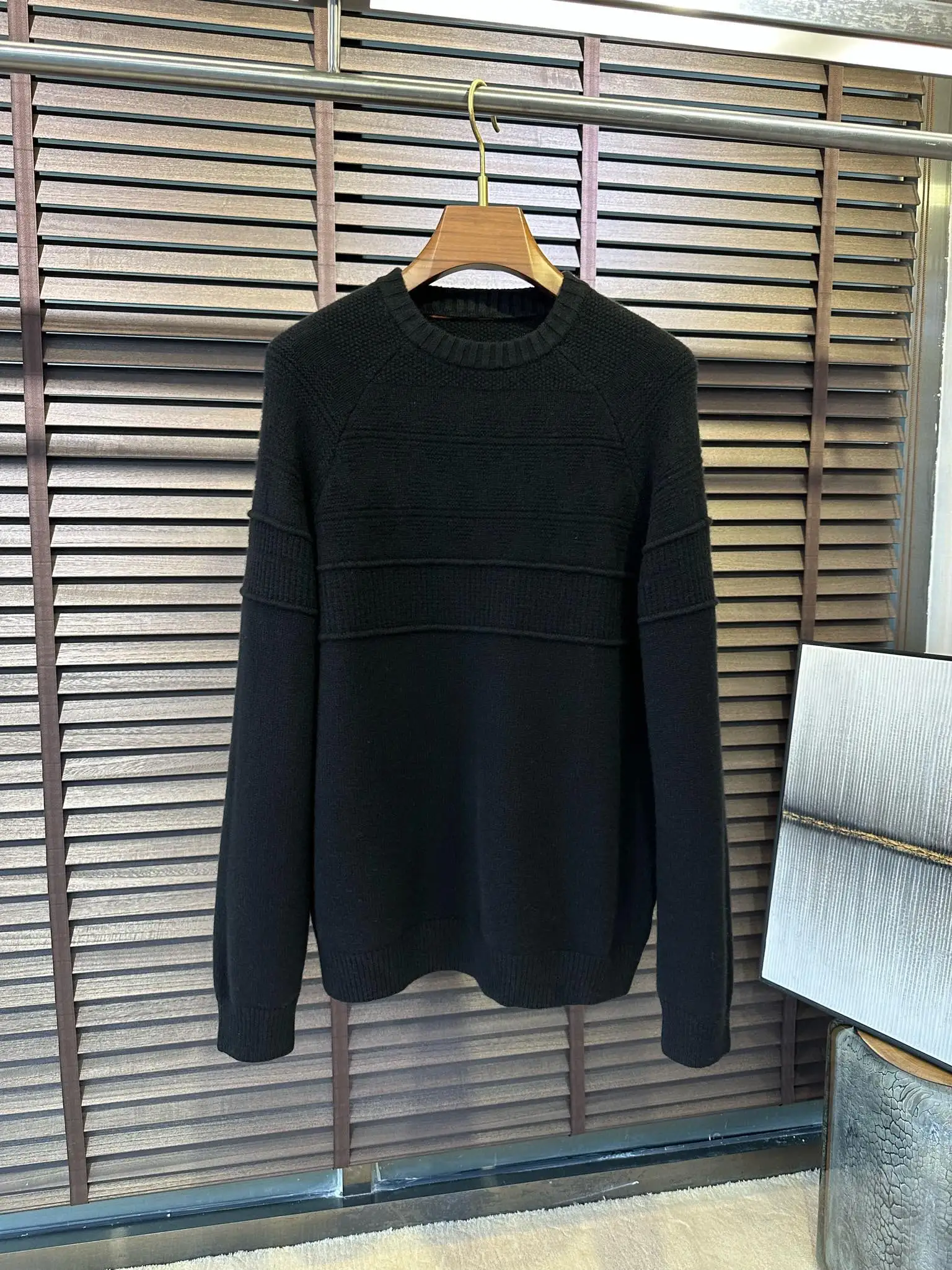 L P 2024 New Sweater Wool 3-color Round Neck Knitted Autumn and Winter Warm Top Fashionable Versatile Casual Pullover