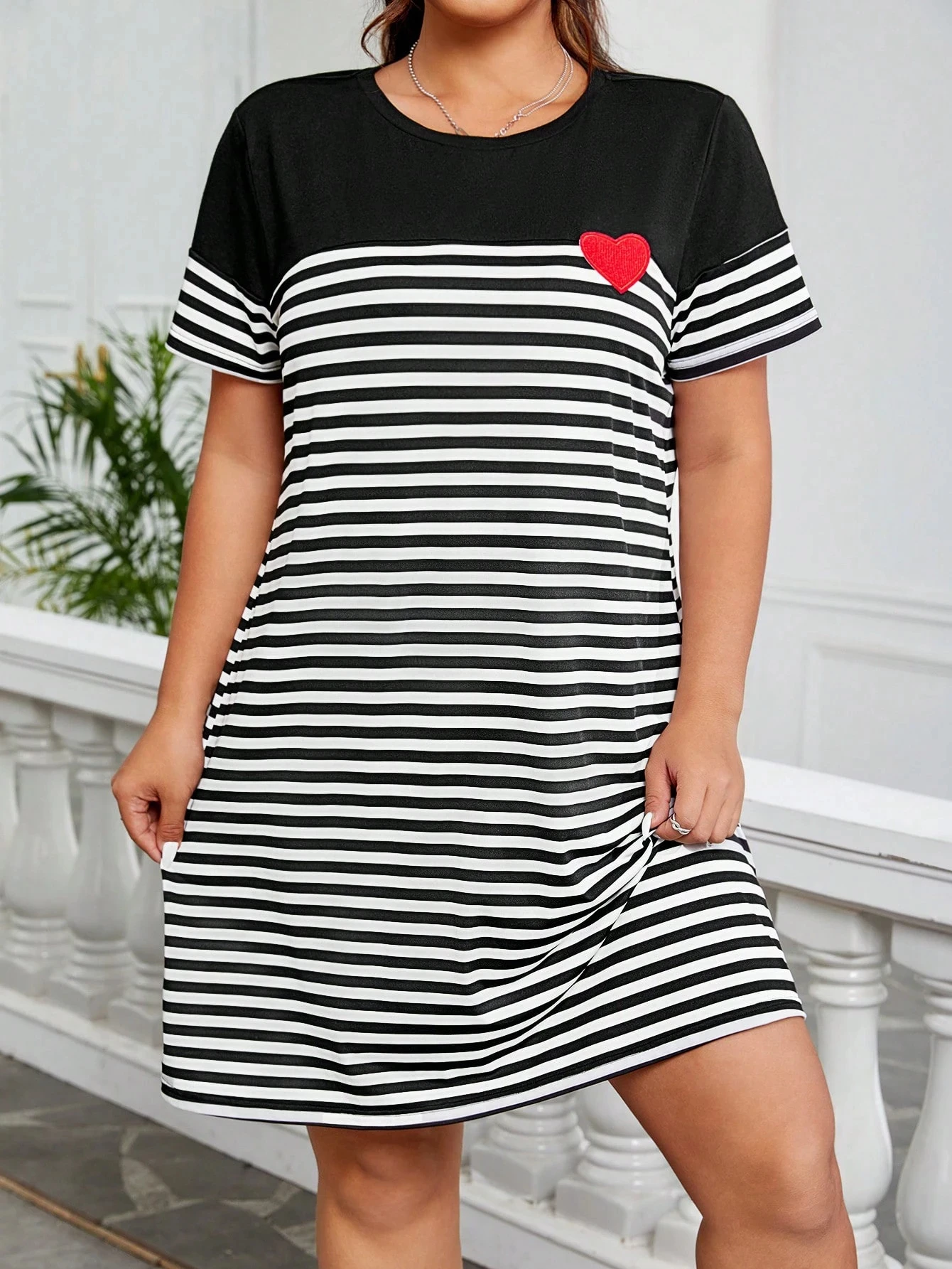 Robe T-shirt à rayures et motifs de cœur pour femmes, mode d'été, haute qualité, Sport décontracté, manches courtes, col rond, pull