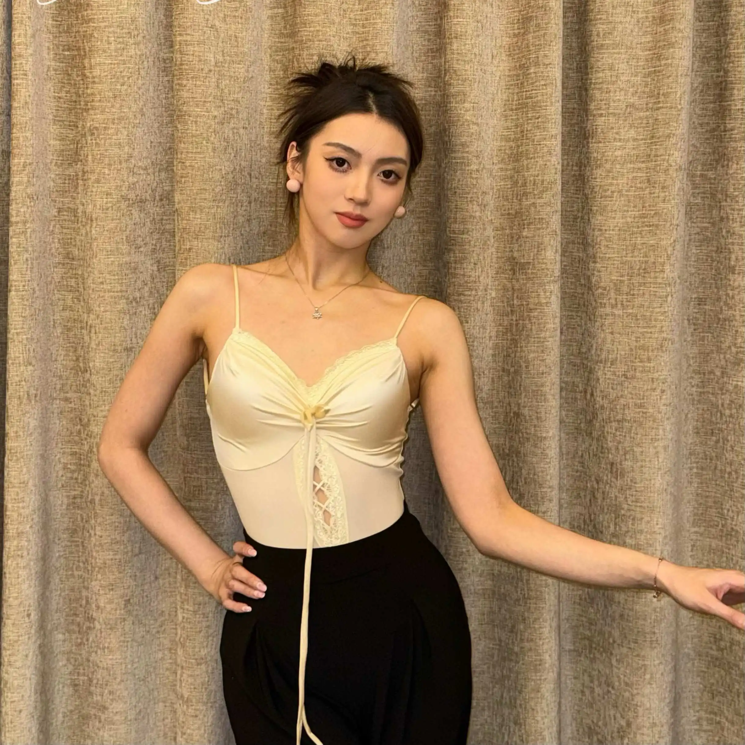 الصيف الدانتيل الحمالات اللاتينية الرقص القمم الساتان ثياب رومبا السالسا قاعة الرقص الملابس نادي الرقص ممارسة الملابس DNV23365