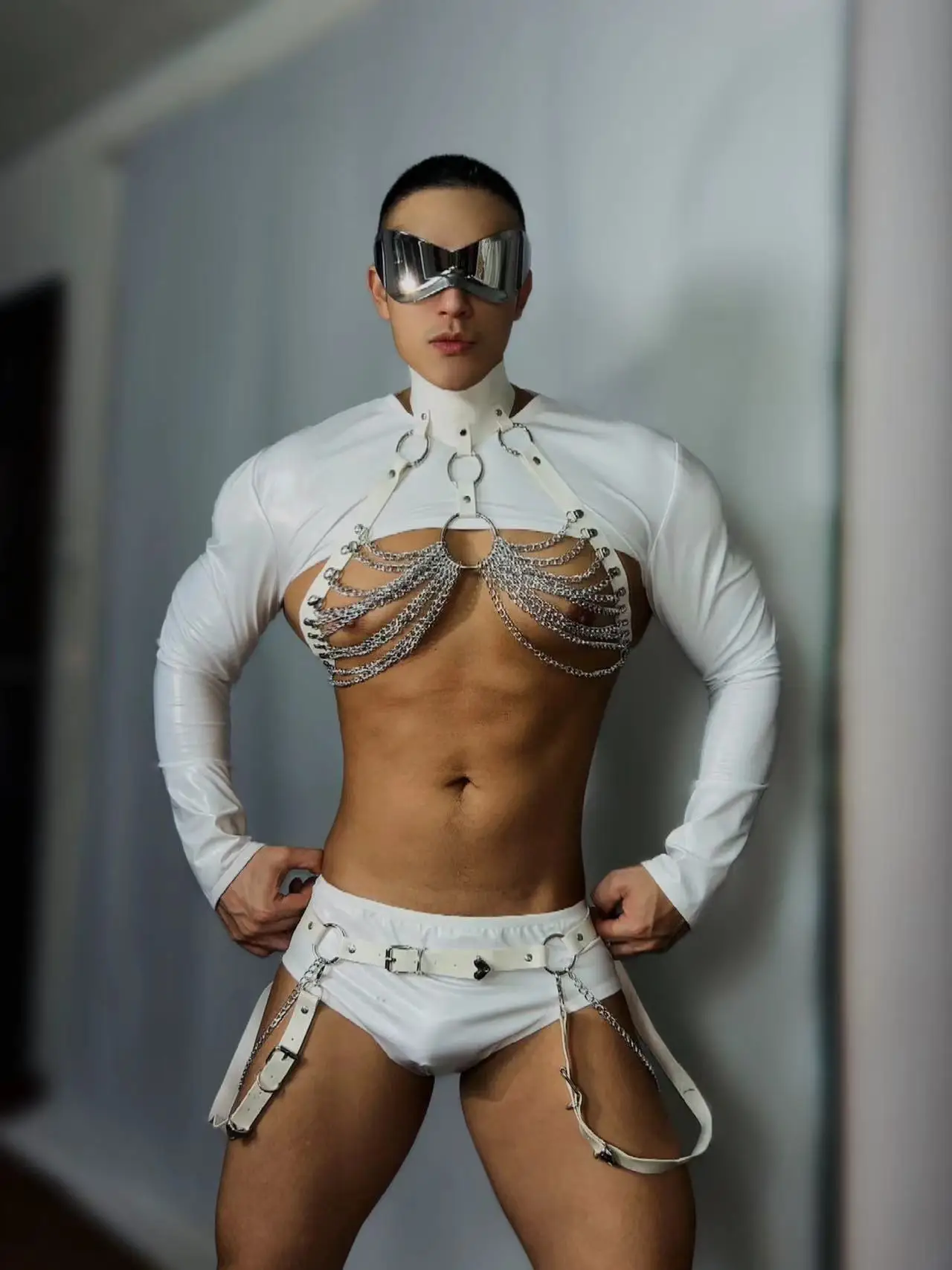 

Men's Sexy White Iron Chain Suits Set Stage Show Performance clothing set Nightclub Male Singer DJ gogo Dance wear