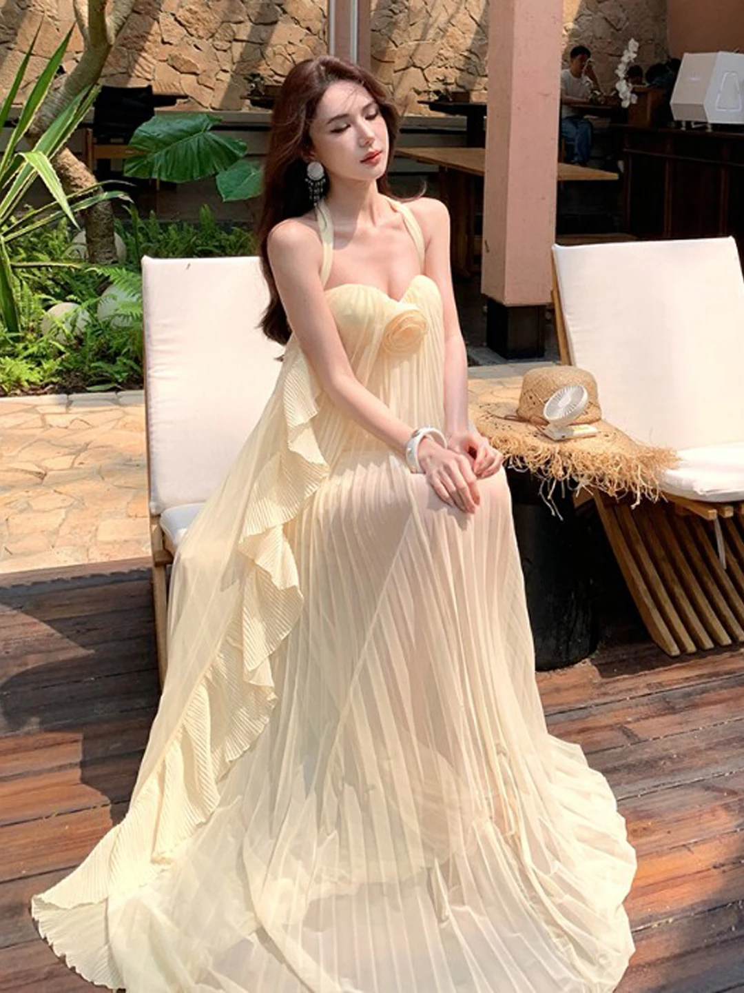 

Beachy Unique Hanging Neck Strapless Long Dress Design Sensation Beautiful Summer Dress Gentle Style Backless Shoulder Bared ...