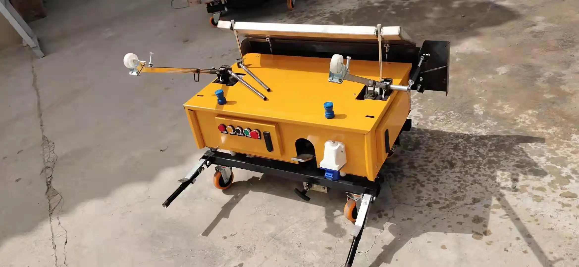 آلة الجص على الحائط آلة تجصيص الجدران آلة تجصيص الأسمنت Rob ot آلة تقديم السيارات