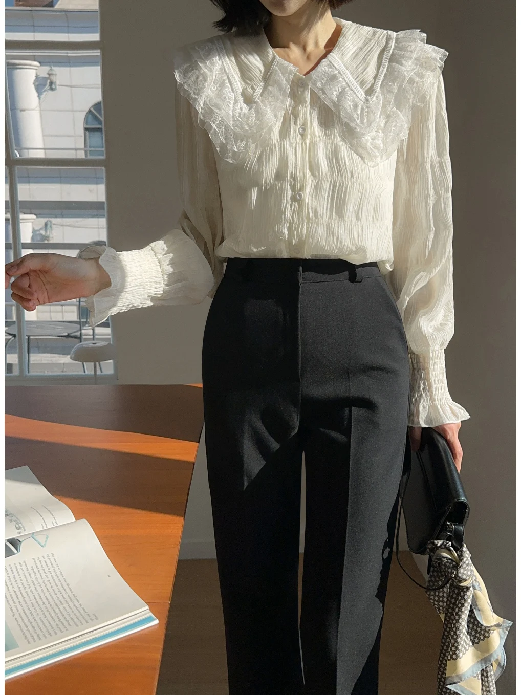 

French Sle Heavy Work Double Layer Lace Collar Women's irt with Flared Sves Chiffon Pleated Top Faionable Versatile