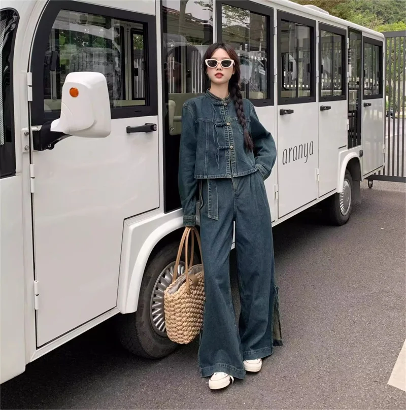 

Новая джинсовая куртка с пряжкой в китайском стиле для женщин осень-зима 2024, новые свободные повседневные широкие брюки в стиле ретро, комплект из двух предметов