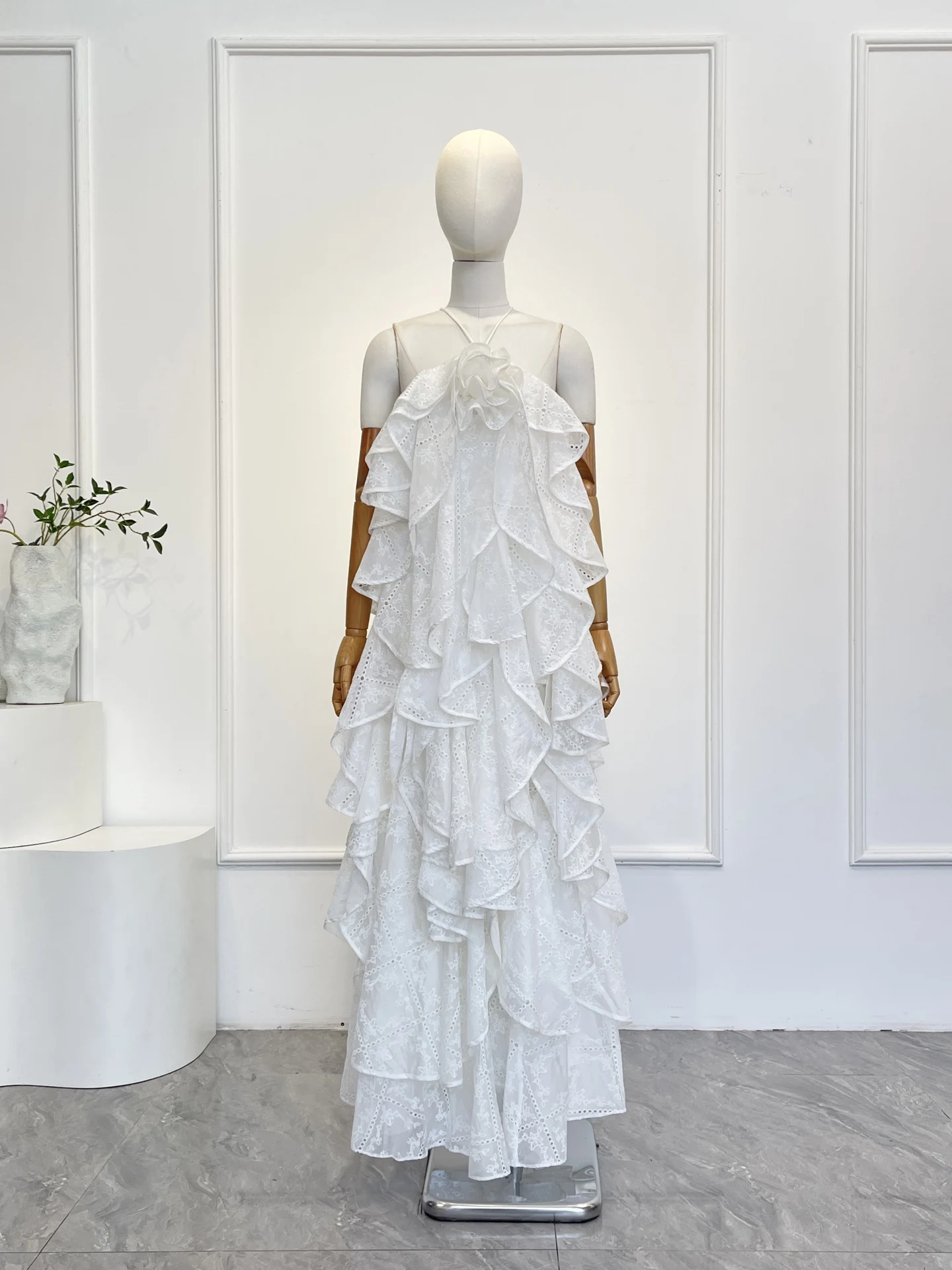 

White 2026 New Spring Summer High Quality Ruffles Sleeveless Embrodiery Hollow Out Women Maxi Dress for Holiday