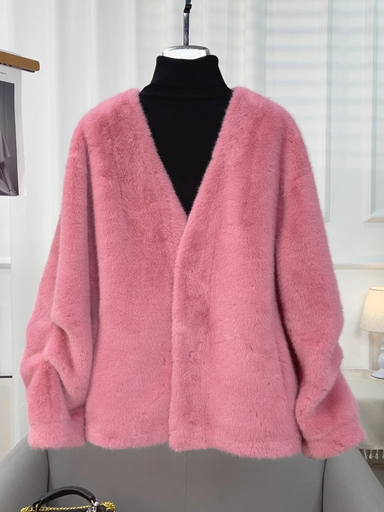 

"Little Warm Bear" Xuelan Diao V-neck faux mink fur short jacket, European mink composite fur integrated fur for women in winter