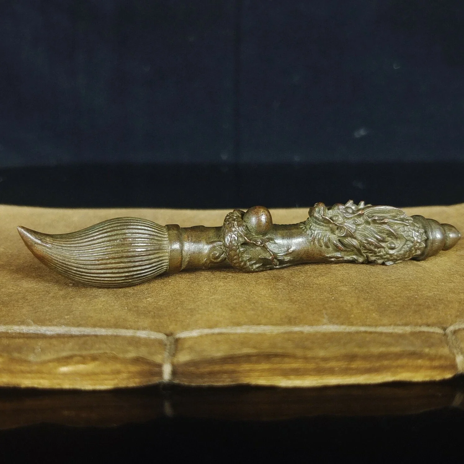 

Chinese Antique Bronze Pan Dragon Pen Ornament Statue