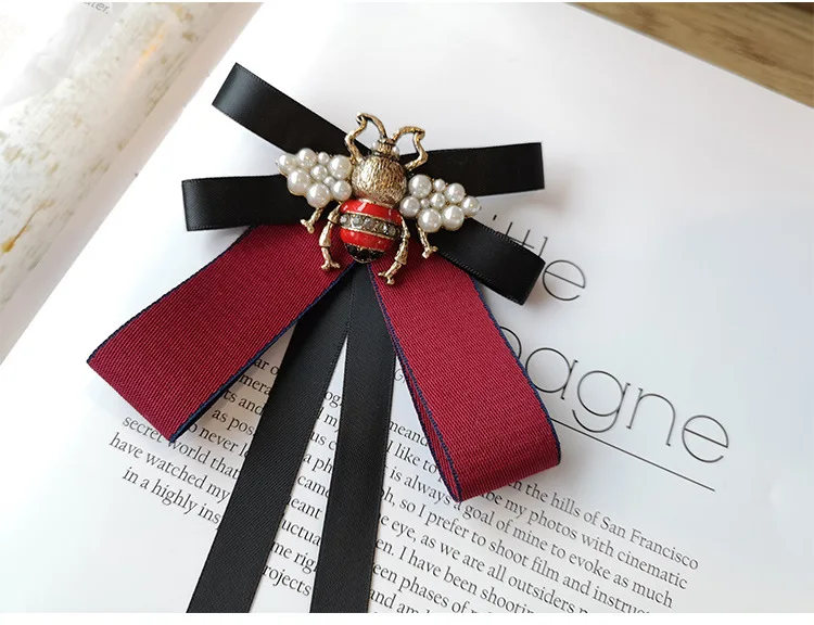 Vintage British Pearl Bee Bow Tie Handmade Fabric Ribbon Brooch Insect Collar Bowtie White Shirt Collar Pin Fashion Accessories