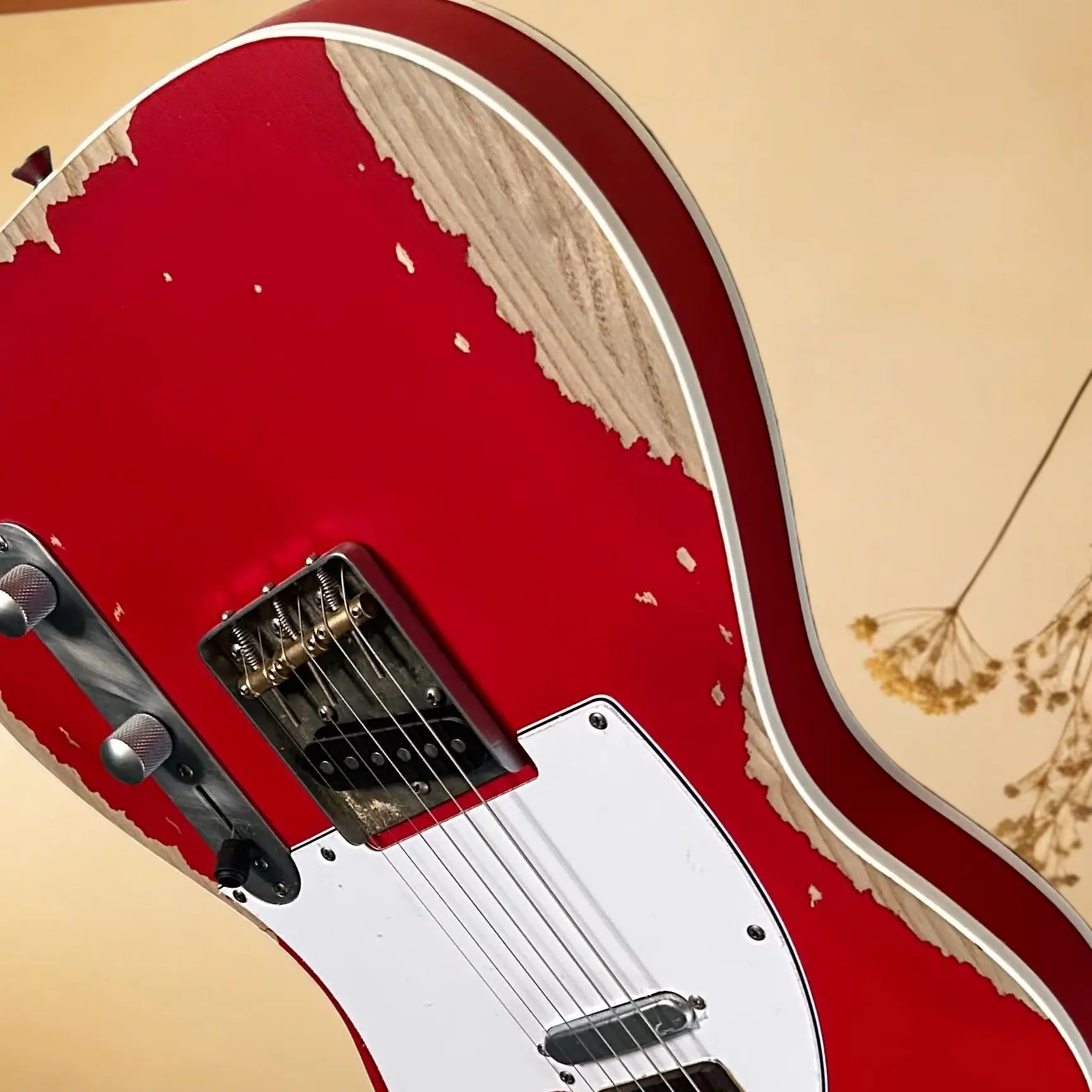 Aged Electric Guitar Red Color Rosewood Fretboard Ash Body Double Binding