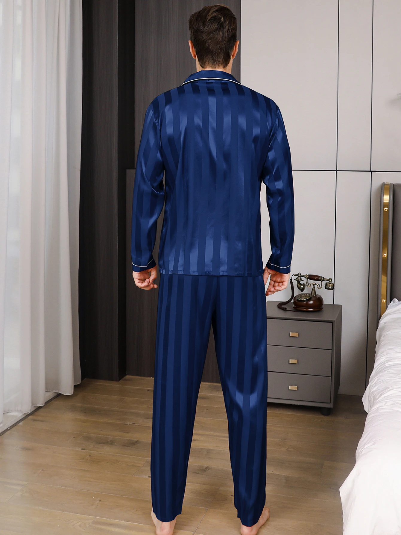 Men's pajamas long sleeves summer ice beautiful home clothes men's spring and autumn casual thin cardigan can wear out two suits