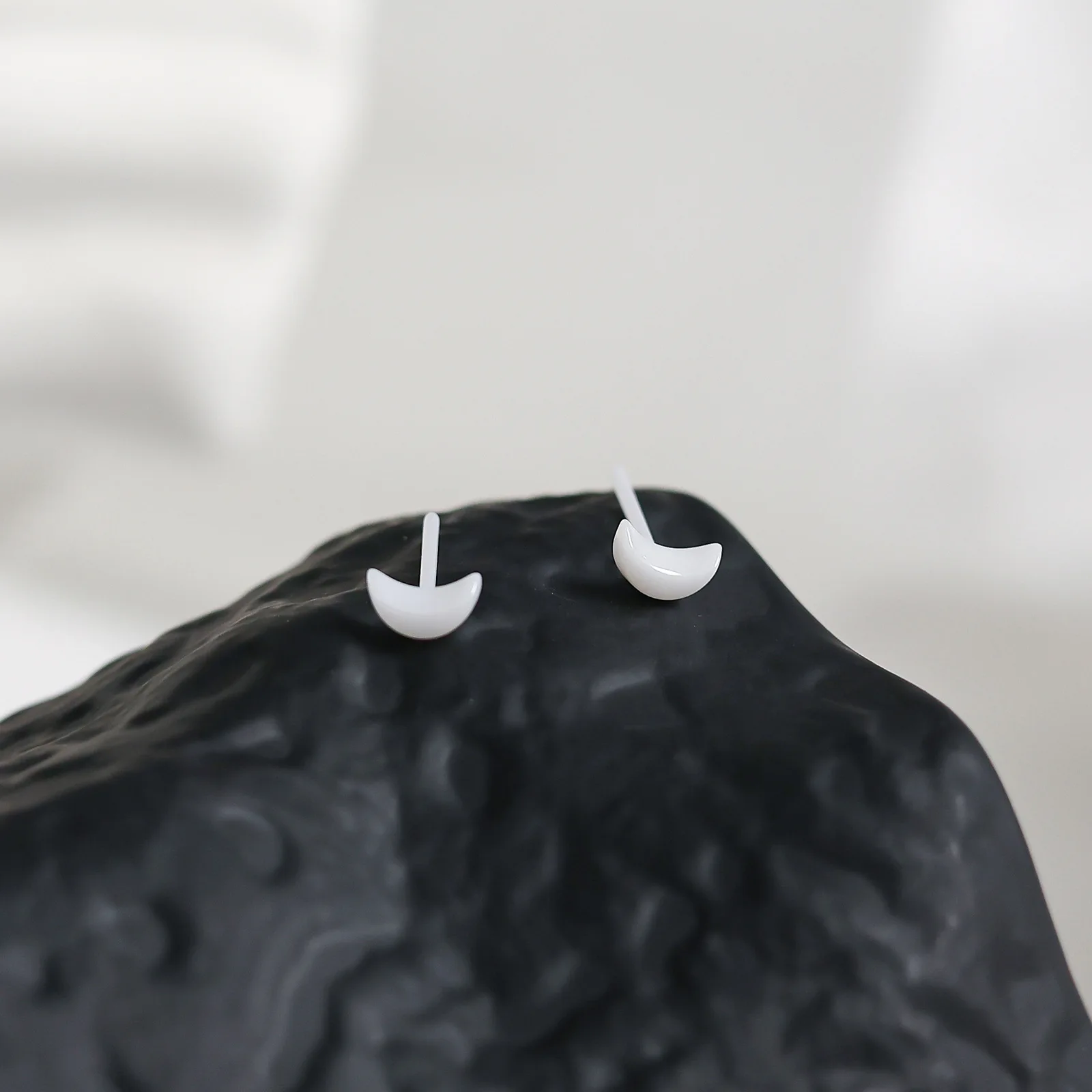 New Ceramic Sweet Moon Shape Stud Earrings Candy Colors For Choices Non-allergic Shiny All Over No Fade Good Quality