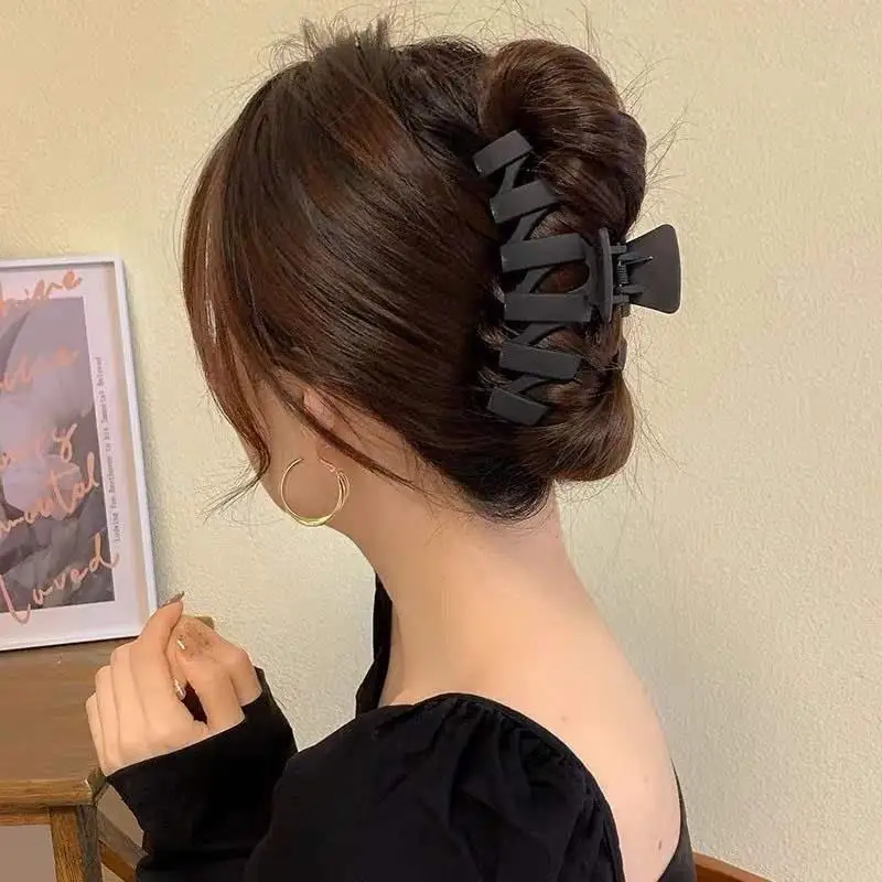 Matte Black Hair Clip for Women Fashion French Elegant Hairgrips Large Hair Claw Clips Girls Hairpins Korean Hair Accessories