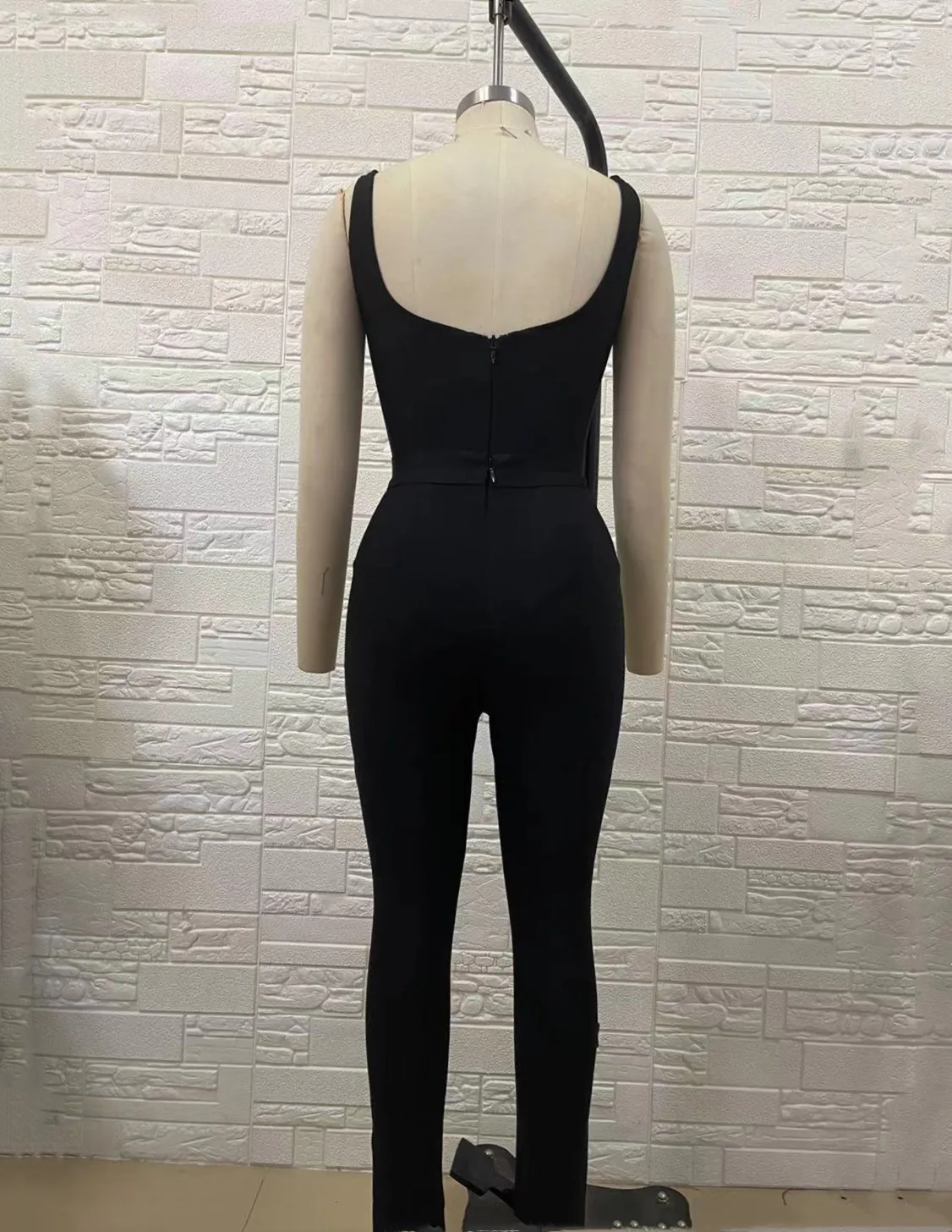 2022 New Fashion Design Rayon Bandage Women Sleeveless Sexy Laced Up Bodycon Jumpsuit Celebrate Fashion Birthday Outfit