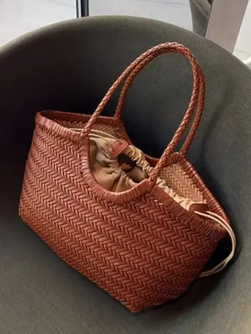 Brand Hand-woven Tote Bag French Genuine Leather Large Vegetable Basket Bag With Woven Inner Pocket Shoulder Underarm Tote Bag