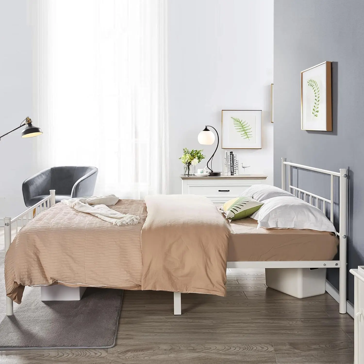 

Queen Size Metal Bed Frame, Platform Bed Frame With Headboard And Footboard/No Box Spring Ned/Steel Slat Support/Under Bed