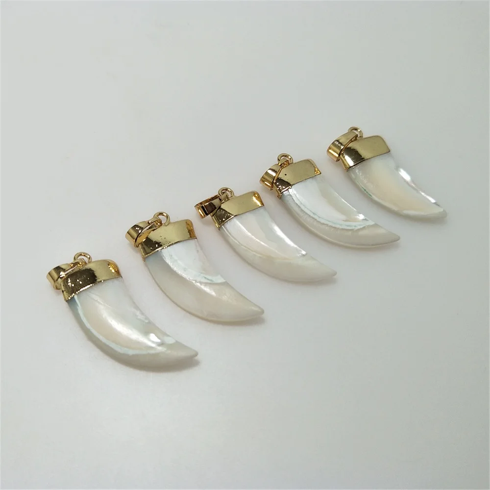 1Pc Natural Shell Pendant,Goden Plated Toothed Jewelry Accessory,For Women\'s Necklace/Earrings Making PD631
