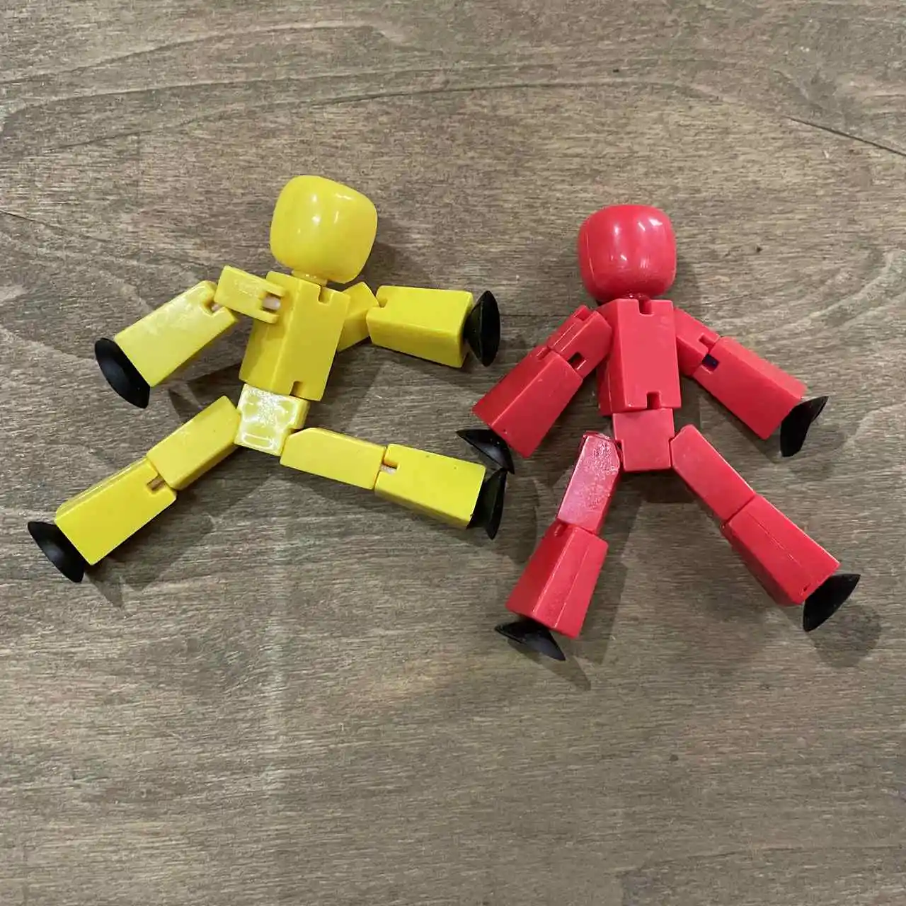 Stikbot Screen Animation Toys Shed Dolls with Sucker Animation Film Fun Toys Yellow Red