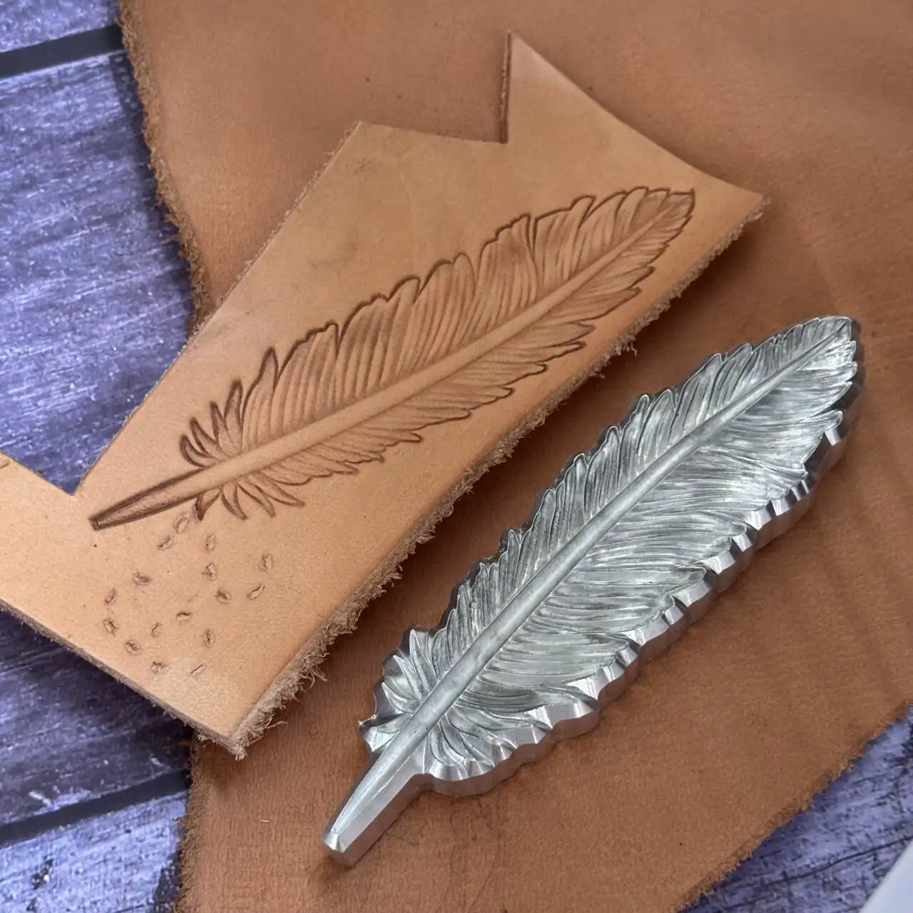 

3D дизайн с перьями, пресс-форма для кожи, тиснение, штампы из алюминиевого сплава, формы для резьбы по коже, инструмент для штамповки металла