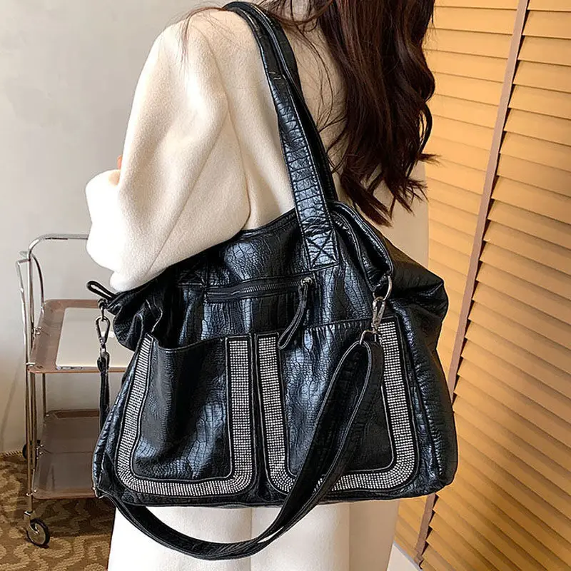 Large capacity New bag women all-match online celebrity commuting Toth Diamond setting Soft leather One shoulder Crossbody bag