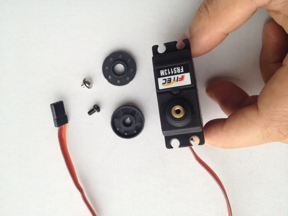 FR5113M Hoge Kwaliteit DUBBELE AS Servo 7.4v Radio Control Speelgoed RC Robot Auto Boot Vliegtuig DIY Helikopters Waterdichte Connector