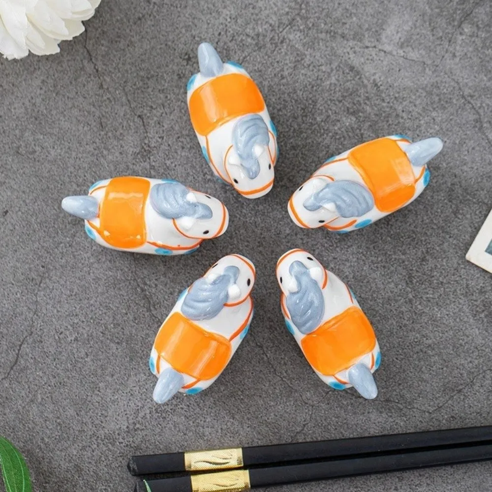 Chinese Style Porcelain Chopstick Rack Ceramic Chopstick Stand Rotating Workstation Chopsticks Holder Tang Dynasty Horse