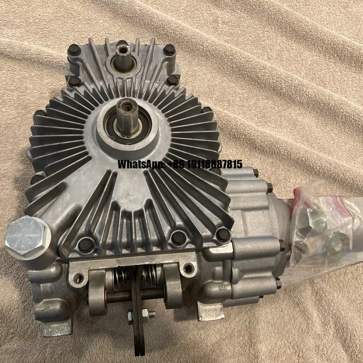 

Новый насос гидроусилителя руля Eaton 391213 Gemini для правой стороны от производителя Grasshopper