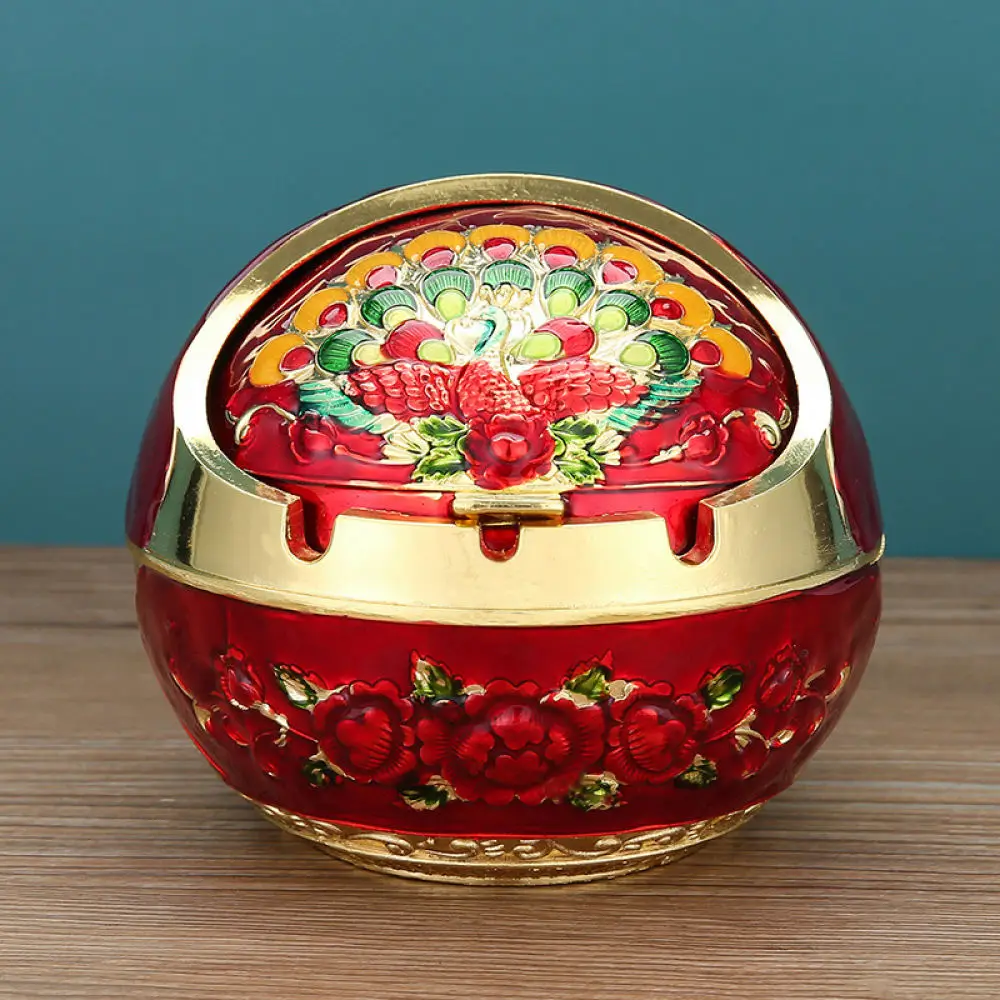 Retro Metal Ashtray With Lid Decorative Table Ornament Household Office Unique Artistic Craft Statue Gift