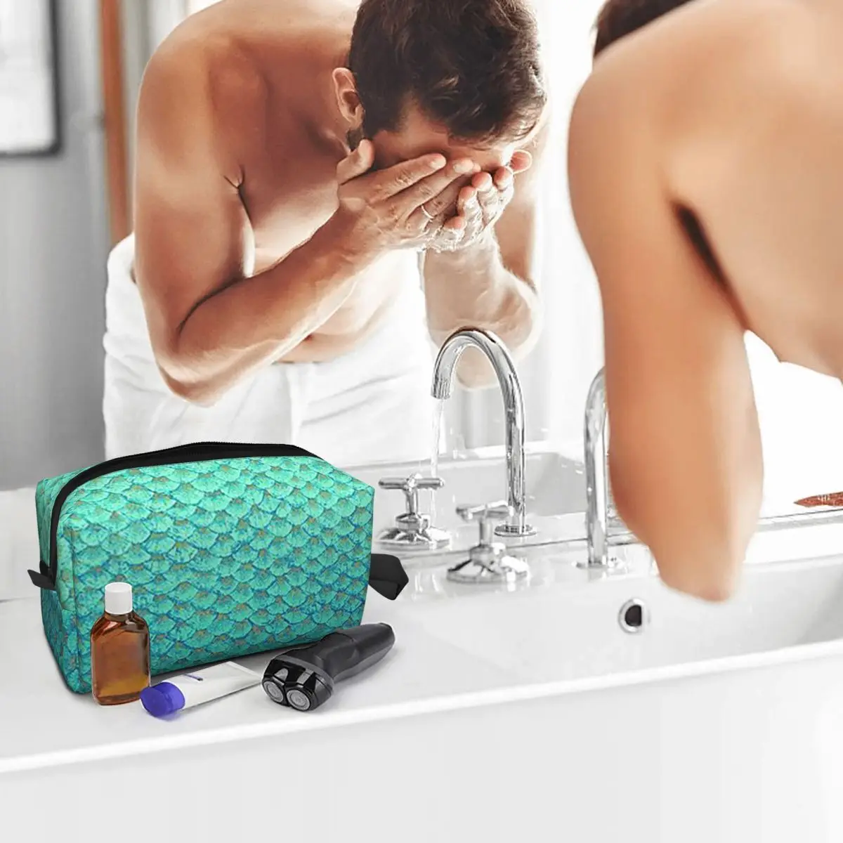 Mermaid Fish Scale Makeup Bag Cosmetic Organizer Storage Dopp Kit Toiletry Cosmetic Bag for Women Beauty Travel