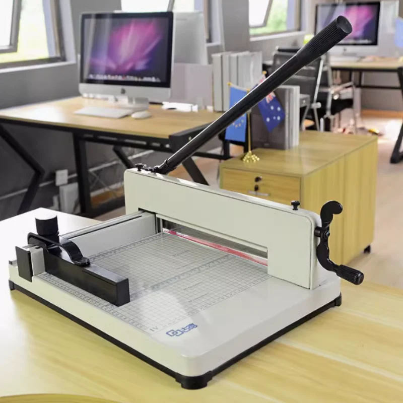 Рисунок 6 - Ручной резак для бумаги формата А4