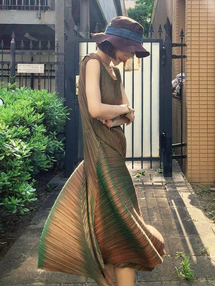 

Retro Cool Loose Sleeveless Vest Skirt Women's Fashion Summer Belly Covering Pleated Dress Casual High Waist A-Line Dress
